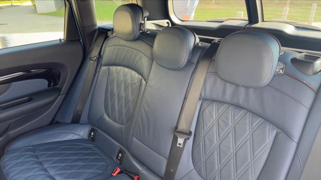 Mini Clubman image 2