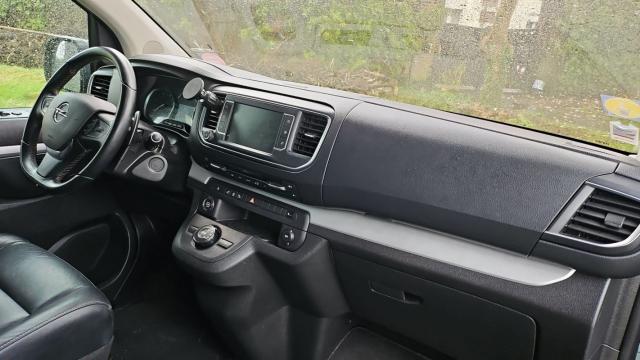 Opel Zafira Life image 2