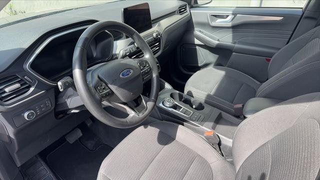 Ford Kuga image 6