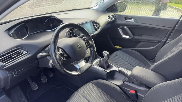 Peugeot 308 image 9