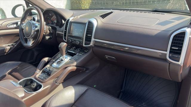 Porsche Cayenne image 9