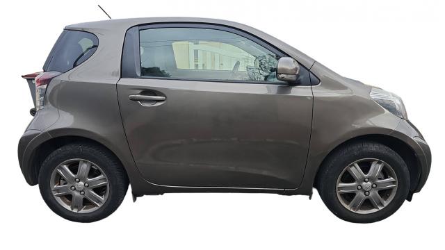 Toyota Iq image 9