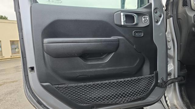 Jeep Wrangler image 3