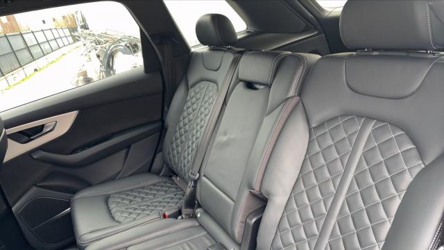 Audi Q7 image 7