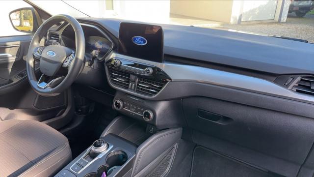 Ford Kuga image 7