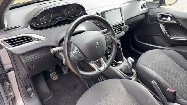 Peugeot 208 image 6