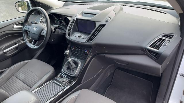 Ford Kuga image 3