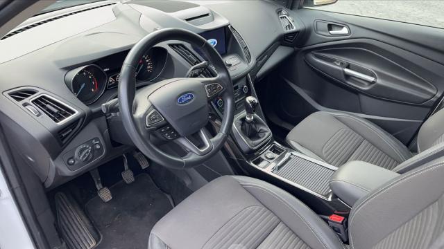 Ford Kuga image 8