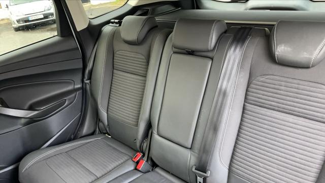Ford Kuga image 6