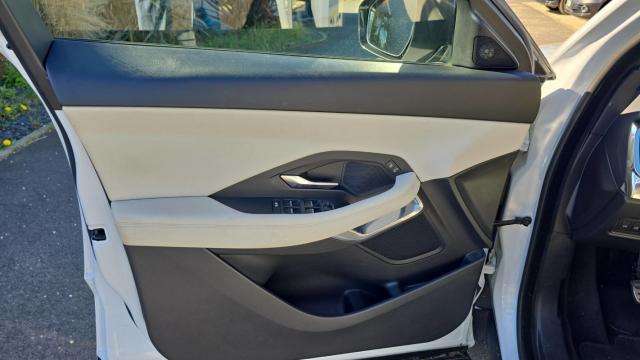 Jaguar E-Pace image 8