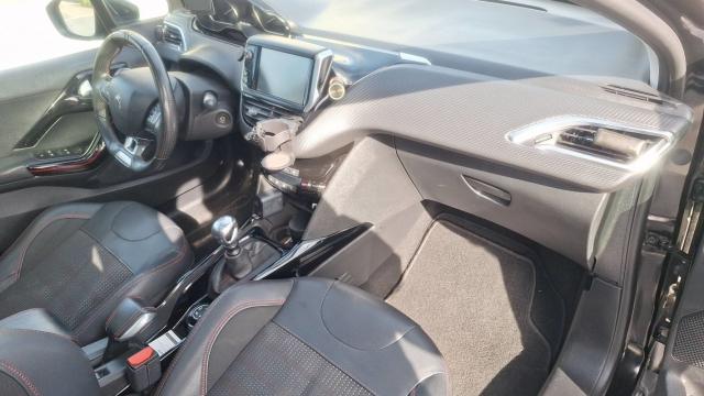 Peugeot 2008 image 9