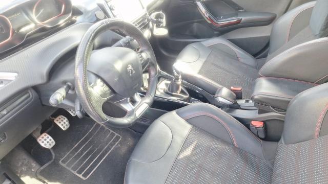 Peugeot 2008 image 3