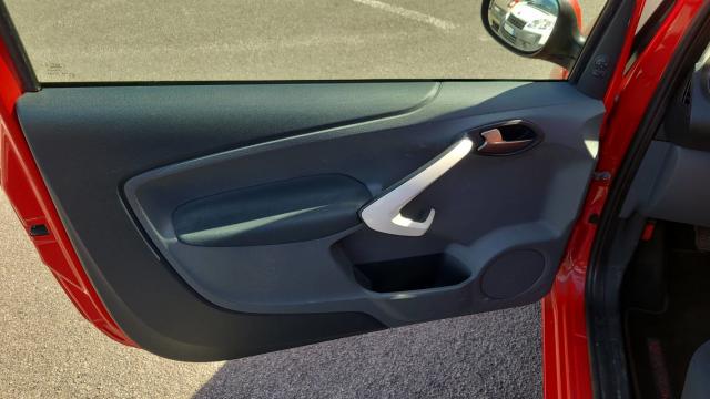 Ford Ka image 4