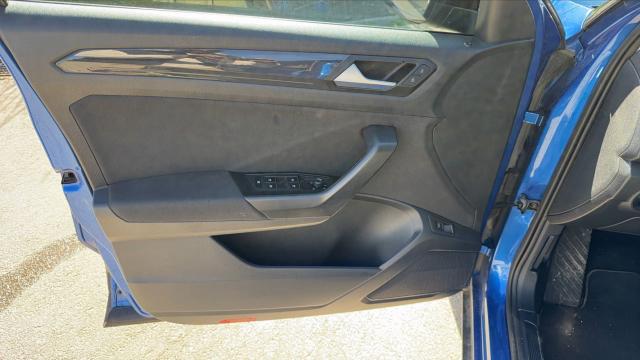 Volkswagen T-Roc image 4
