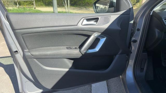 Peugeot 308 image 6