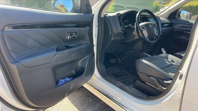 Mitsubishi Outlander image 1