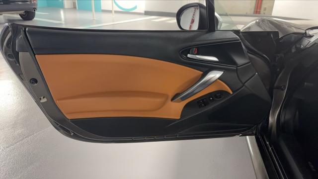 Fiat 124 Spider image 7