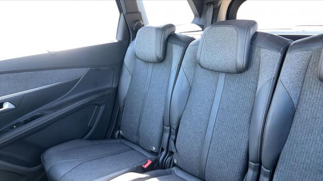 Peugeot 5008 image 9