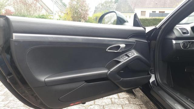 Porsche Cayman image 2