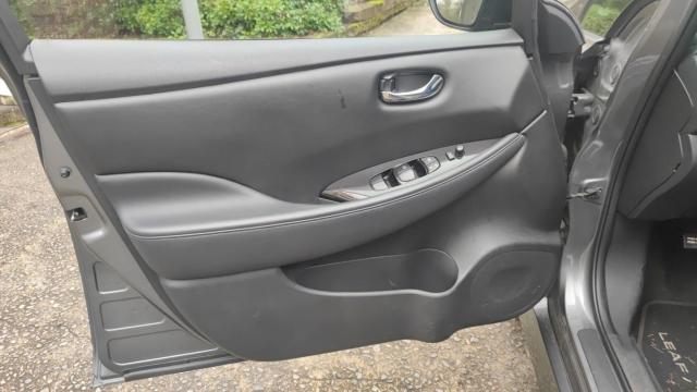 Nissan Leaf image 9
