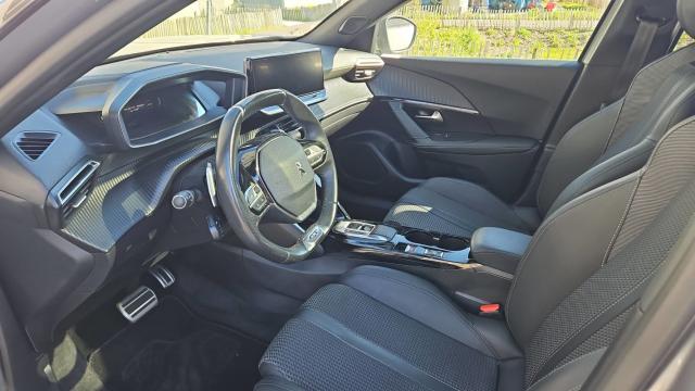 Peugeot 2008 image 8