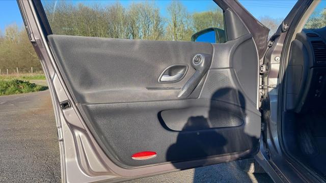 Renault Laguna image 7