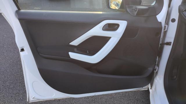 Peugeot 208 image 8