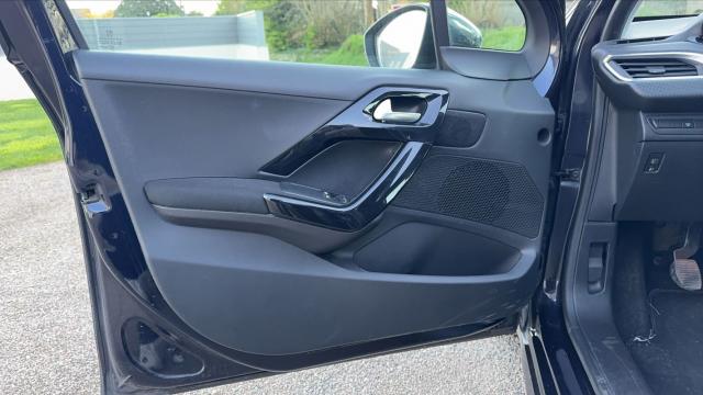 Peugeot 208 image 5