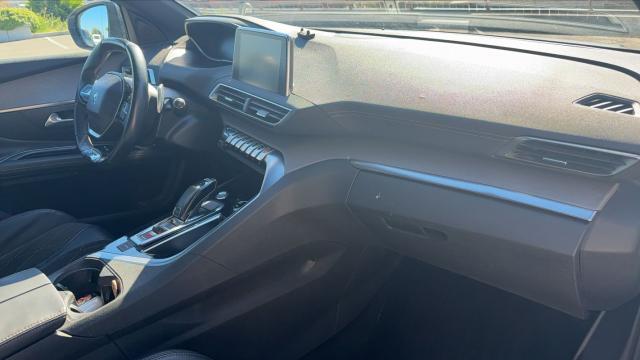 Peugeot 3008 image 2