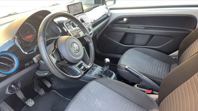 Volkswagen Up! image 8