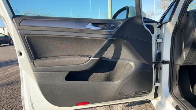 Volkswagen Golf image 6