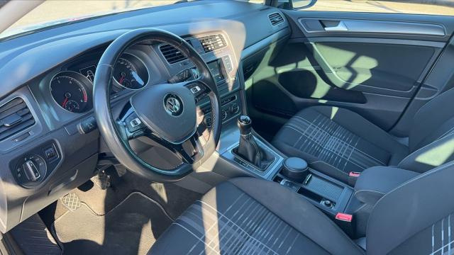 Volkswagen Golf image 4