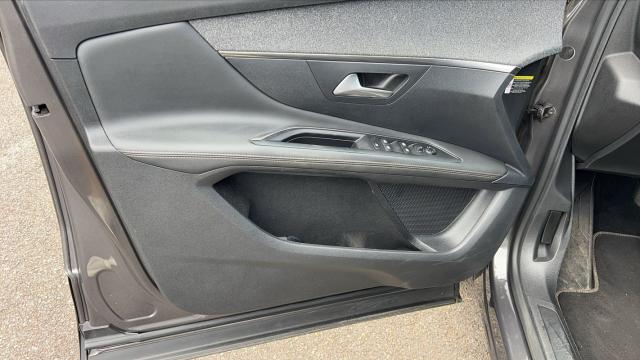 Peugeot 3008 image 6
