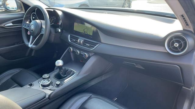 Alfa Romeo Giulia image 7
