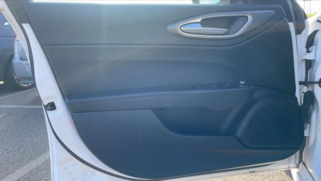 Alfa Romeo Giulia image 4