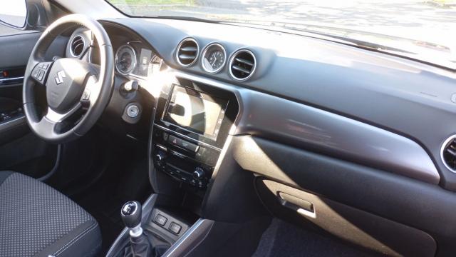 Suzuki Vitara image 8