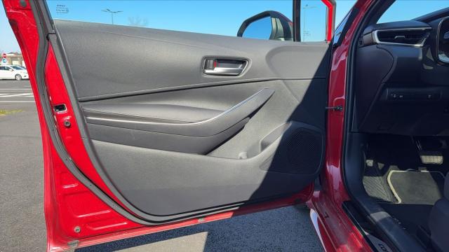 Toyota Corolla Touring Sports image 2