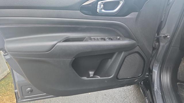 Jeep Compass image 7