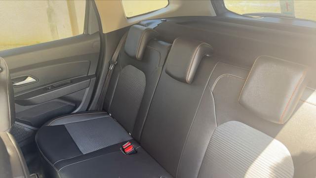 Dacia Duster image 6