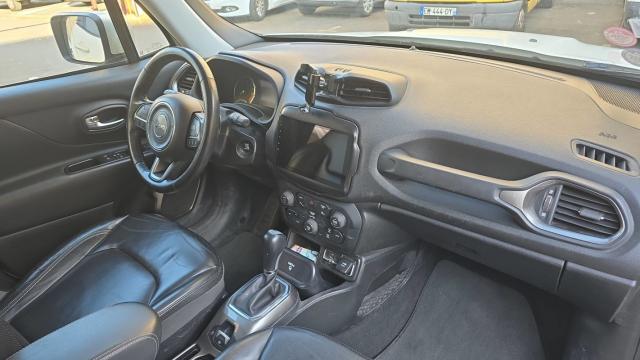 Jeep Renegade image 6