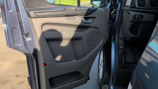 Ford Transit image 3