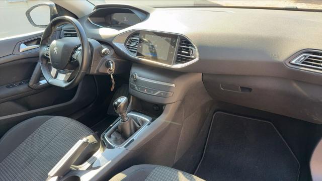Peugeot 308 image 6