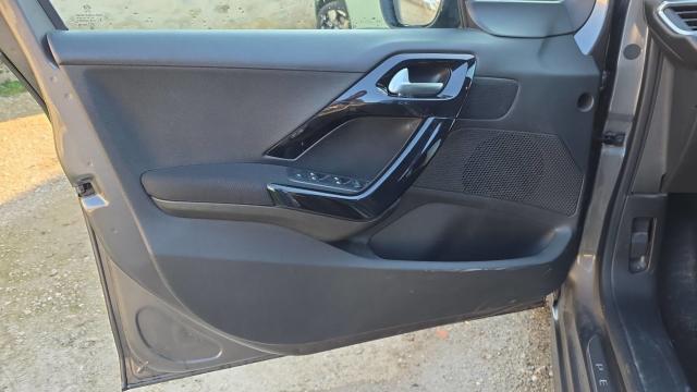 Peugeot 208 image 4