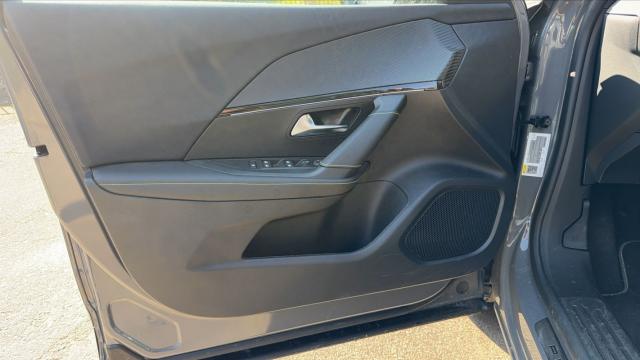 Peugeot 2008 image 6