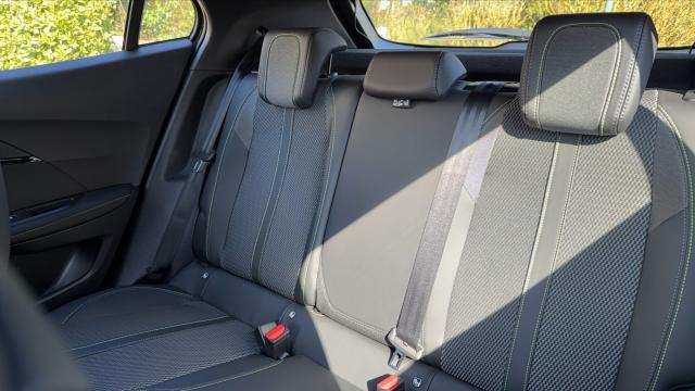 Peugeot 2008 image 8
