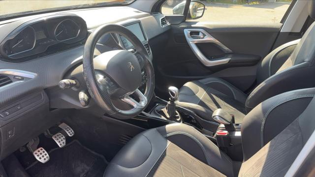 Peugeot 2008 image 1