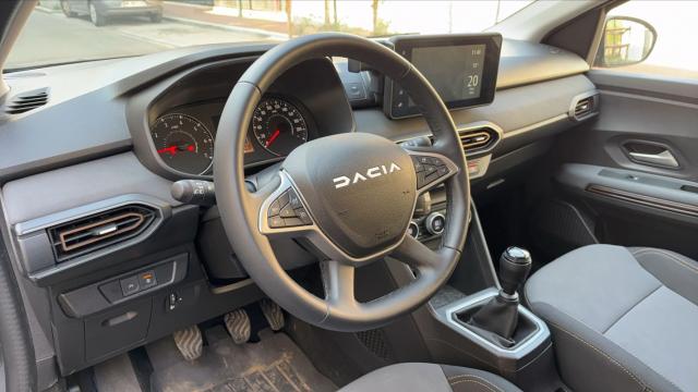 Dacia Jogger image 1