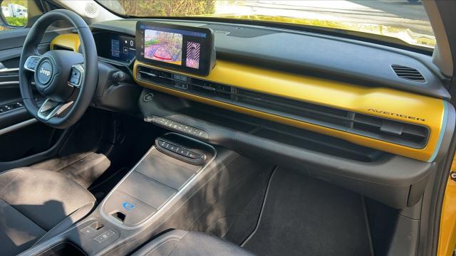 Jeep Avenger image 1