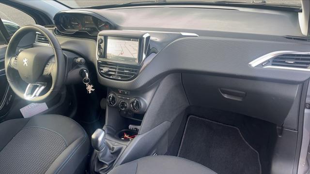 Peugeot 208 image 7