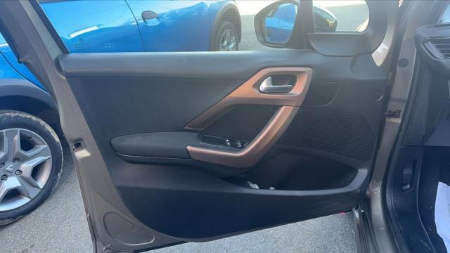 Peugeot 208 image 3